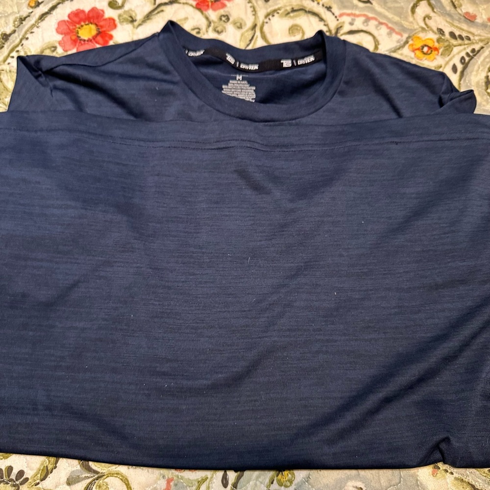 TEK GEAR DRY TEK‎ crew neck shirt